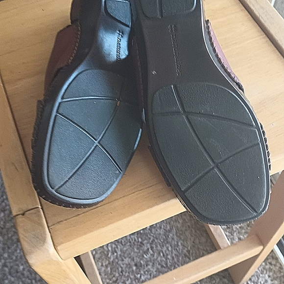 Naturalizer - Picture 3 of 5